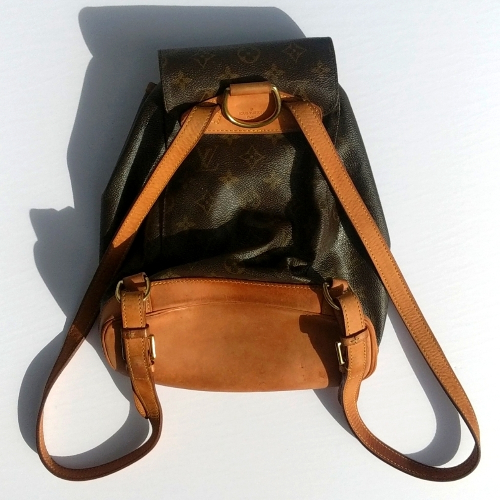 Louis Vuitton Monogram Montsouris MM Backpack - Picture 15 of 16